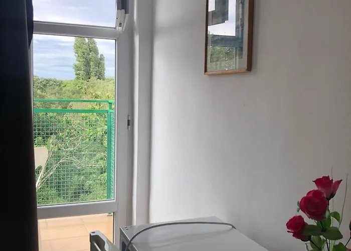 Hotel Sunny Varshava 3*