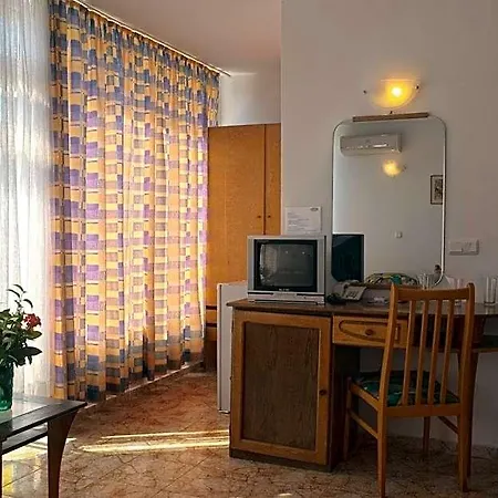 Sunny Varshava Отель