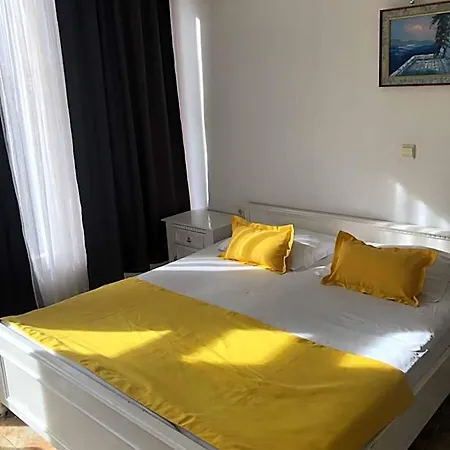 Sunny Varshava 3*