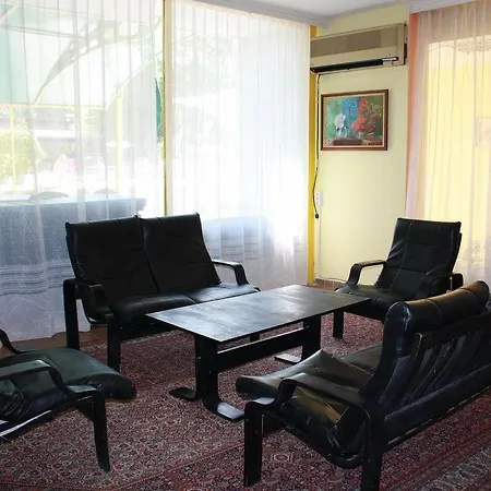 Отель Sunny Varshava 3*