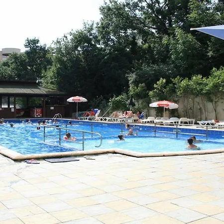 Отель Sunny Varshava 3*
