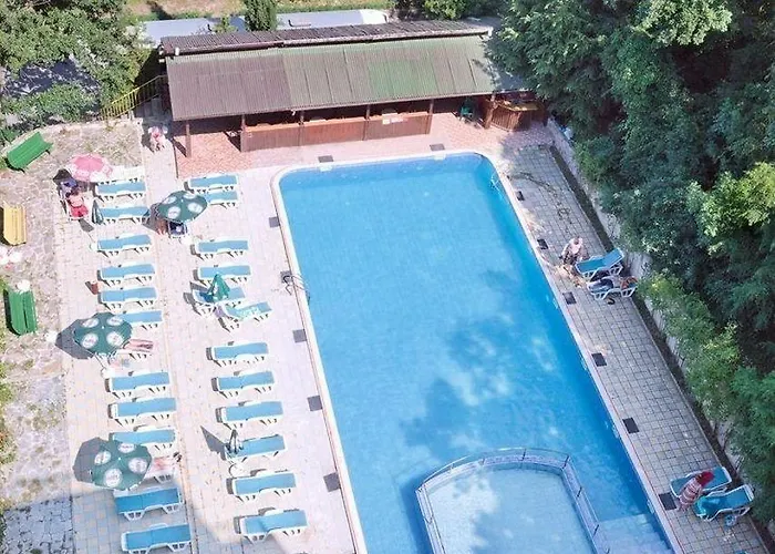 Отель Sunny Varshava 3*